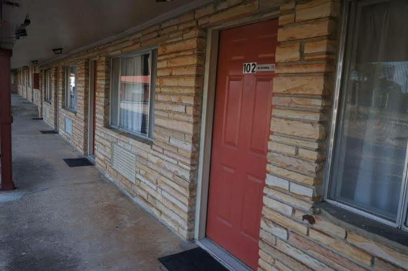 Ozark Inn & Suites Dış mekan fotoğraf